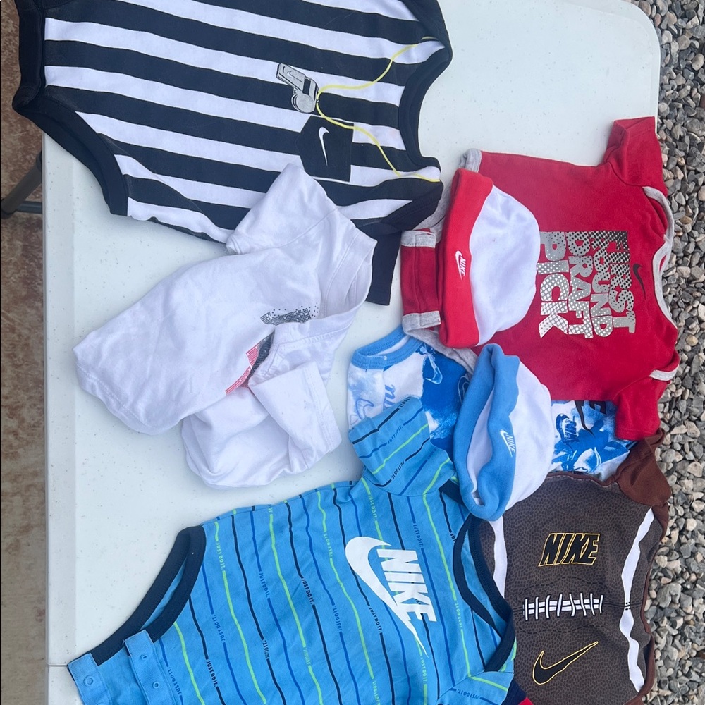 8 sets Nike Red and Navy Baby Outfit Set